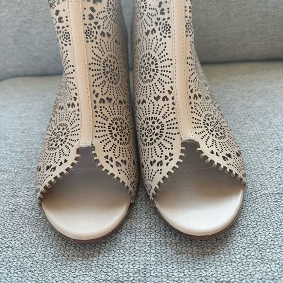 Sundance Penelope Sandals Made in Italy Cutout Floral Heels Size 41 - Picture 2 of 7